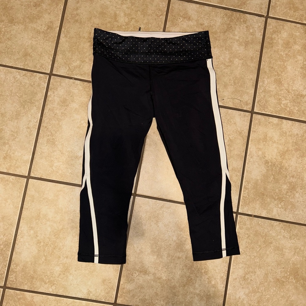 Lululemon Up The Pace Crop Spot Black Angel Wing